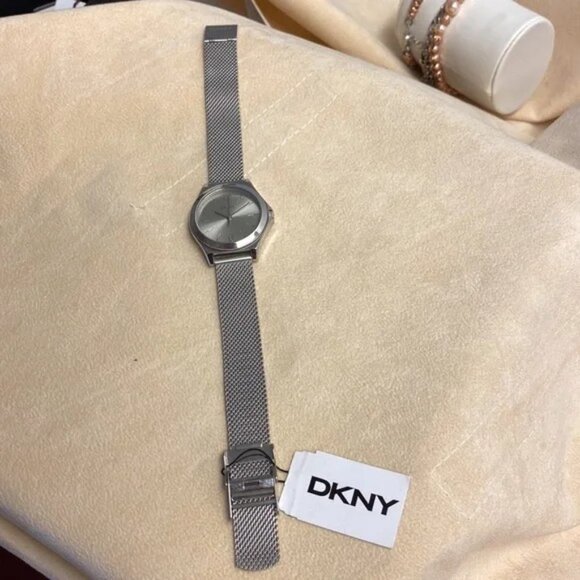 DKNY Women's Parsons Silver Mesh Stainless Steel Watch - Picture 5 of 6